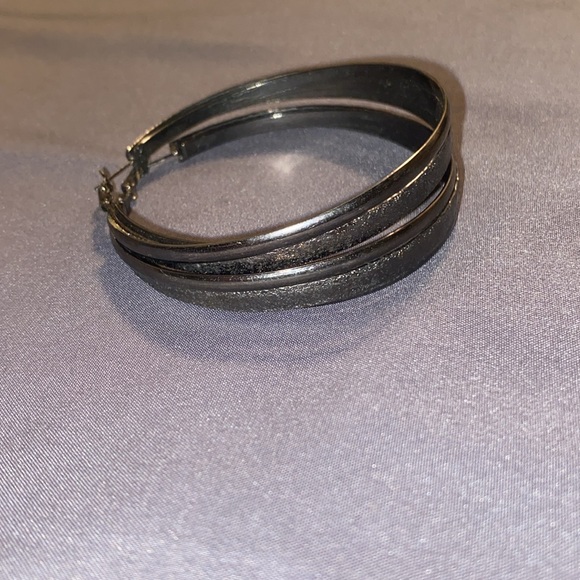 Miscellaneous Vintage Costume Jewelry Bundle Hoops and Bangles - Picture 5 of 14